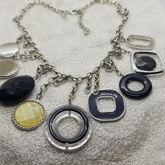 NY Collection Jewelry - NY Large Geometric Charms Silver Chain Necklace